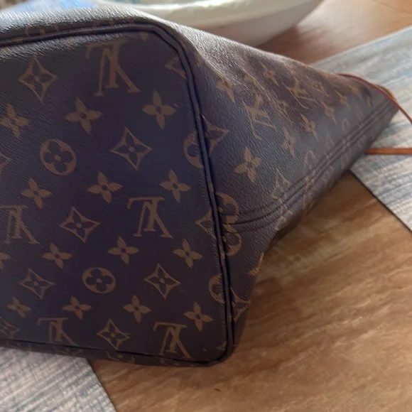 Louis Vuitton Neverfull GM 2019. 💯 Authentic 👜 - Picture 5 of 16